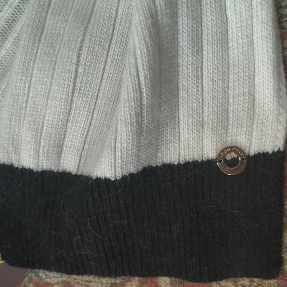 Loro Piana hat + scarf bundle NWT - Picture 6 of 9